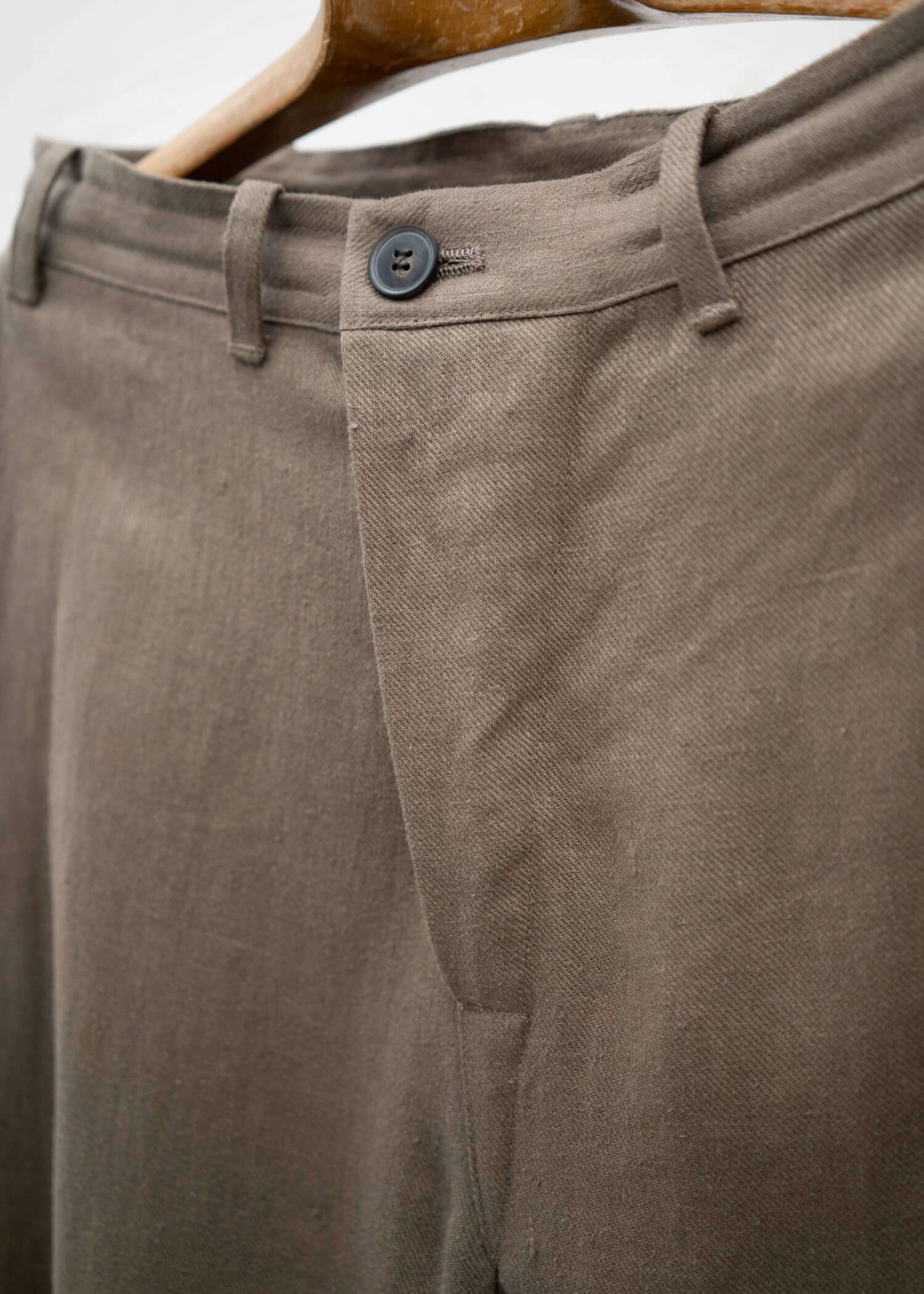 JAN-JAN VAN ESSCHE "TROUTHERS#72" CHINO STYLETROUSERS