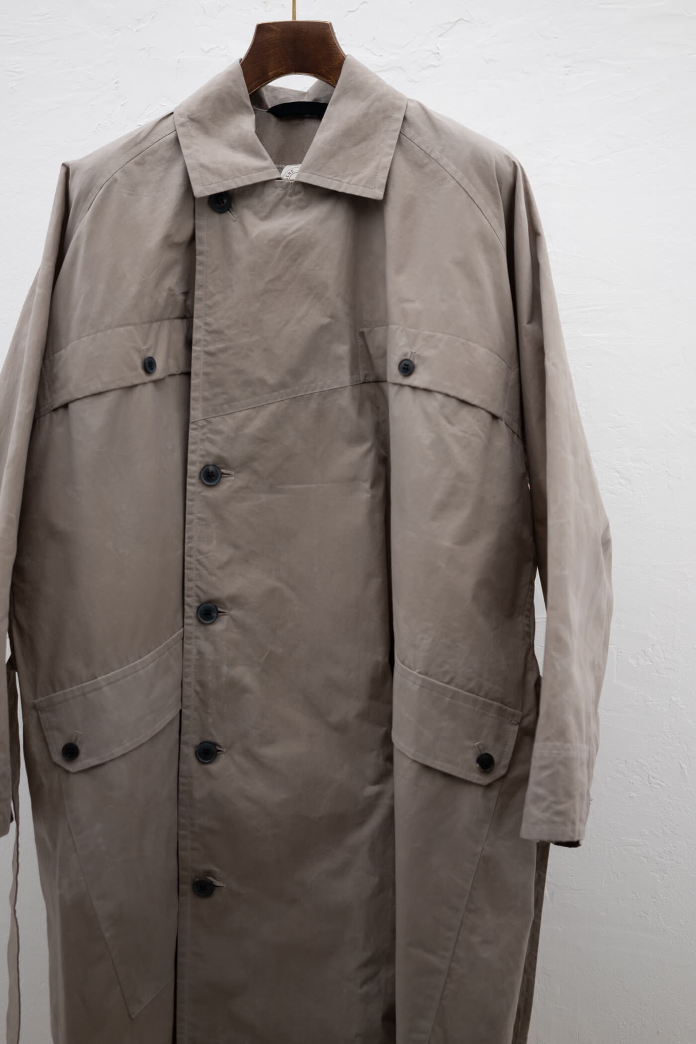 JAN-JAN VAN ESSCHE ”COAT#28” OVERSIZED DOUBLEBREASTED TRENCH STYLECOAT