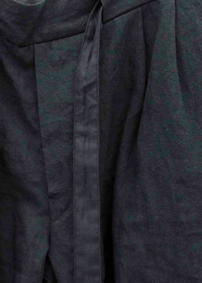 ZIIIN "KODARMA" 2 TUCK WIDE SHORT PANT / BLACK