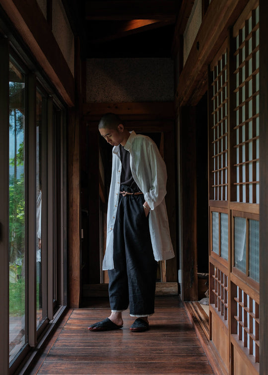 ZIIIN ANGO LONG LINEN SHIRT / WHITE