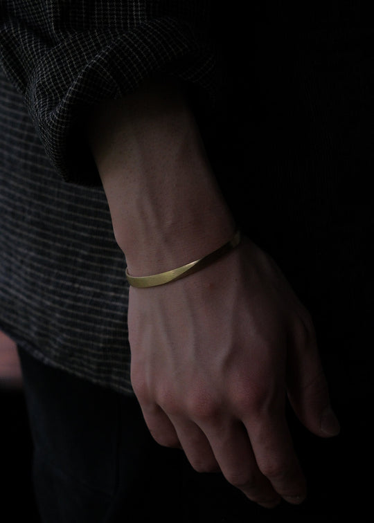 律動 "MEVIUS" BANGLE