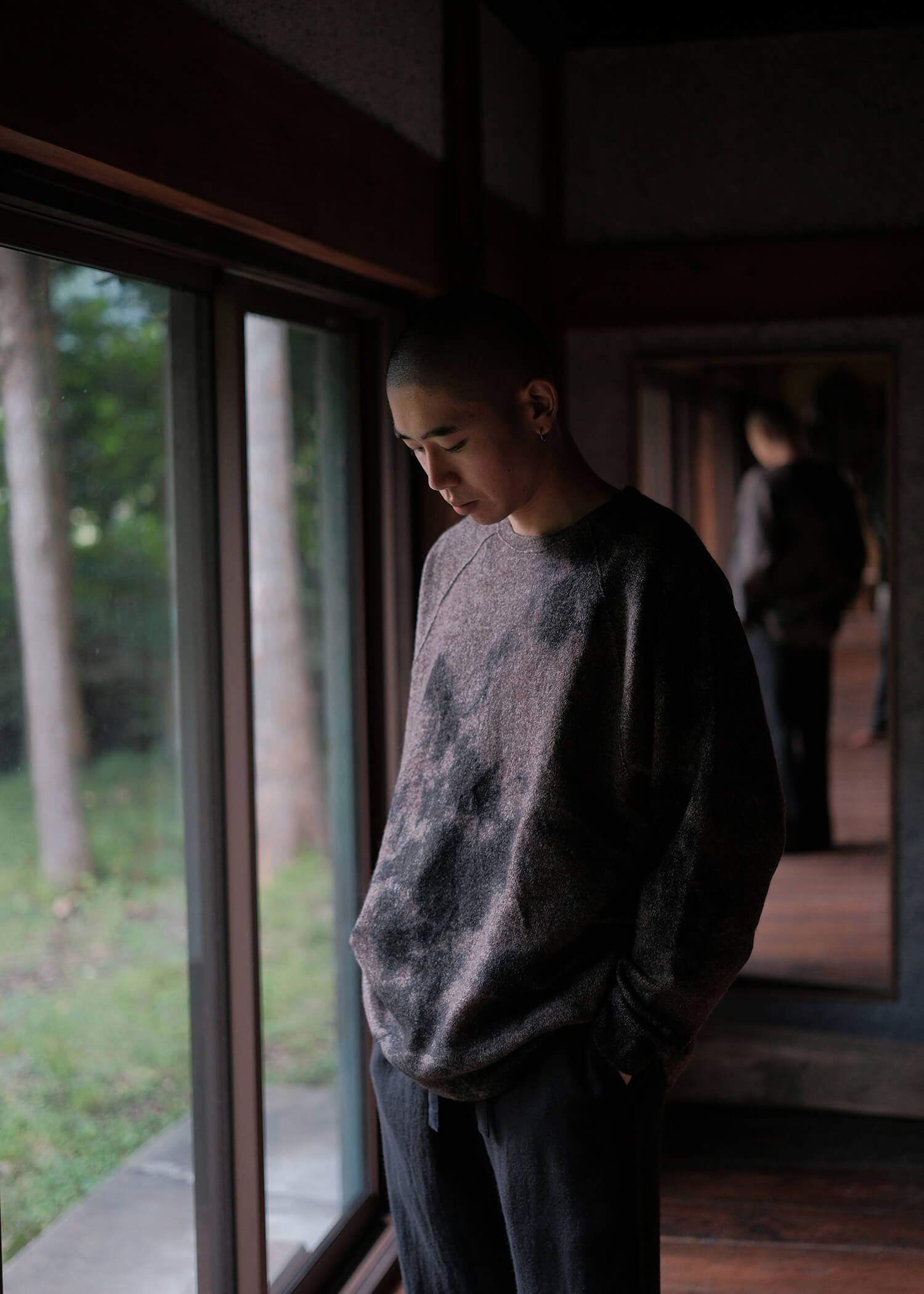 SUZUSAN Wool Cotton Jersey Crew Neck Pullover(Madara Shibori) Black - Muddy Br own