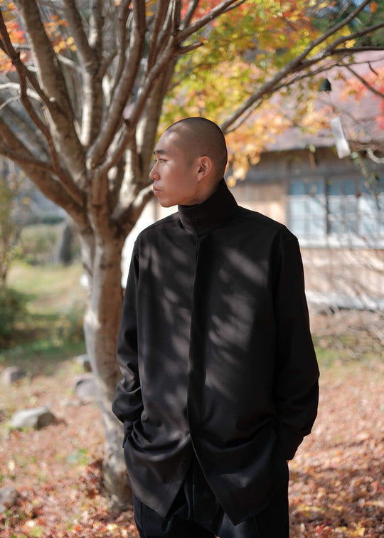 ZIIIN ""OSCAR"" HIGH NECK COLLAR SHIRT / DARK BROWN