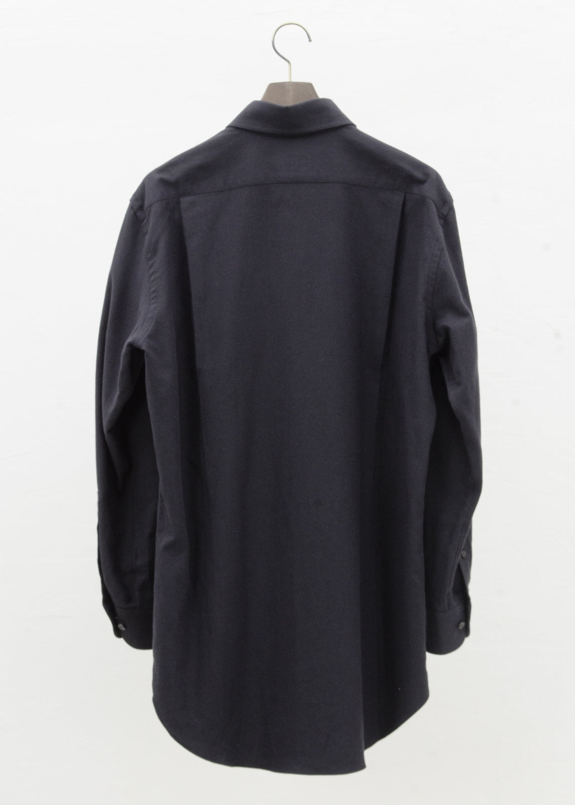 ZIIIN """"""""BEARSLEY"""""""" LONG POINT COLLAR SHIRT / BLACK