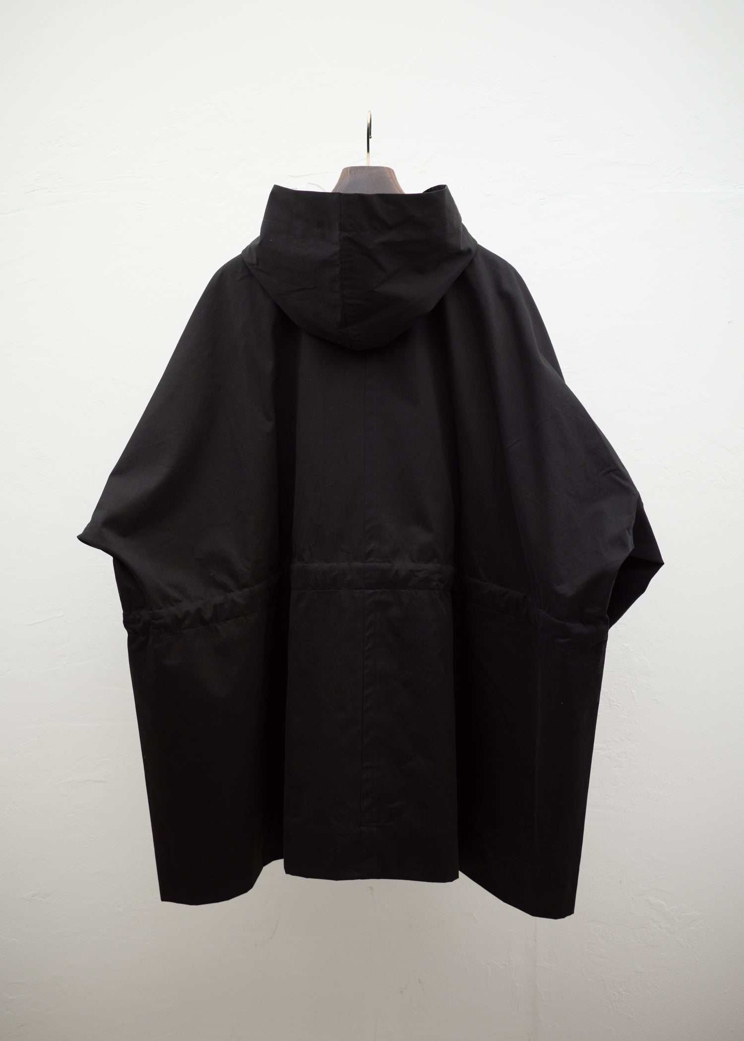 JAN-JAN VAN ESSCHE“PARKA#10”黑色涂层斜纹布