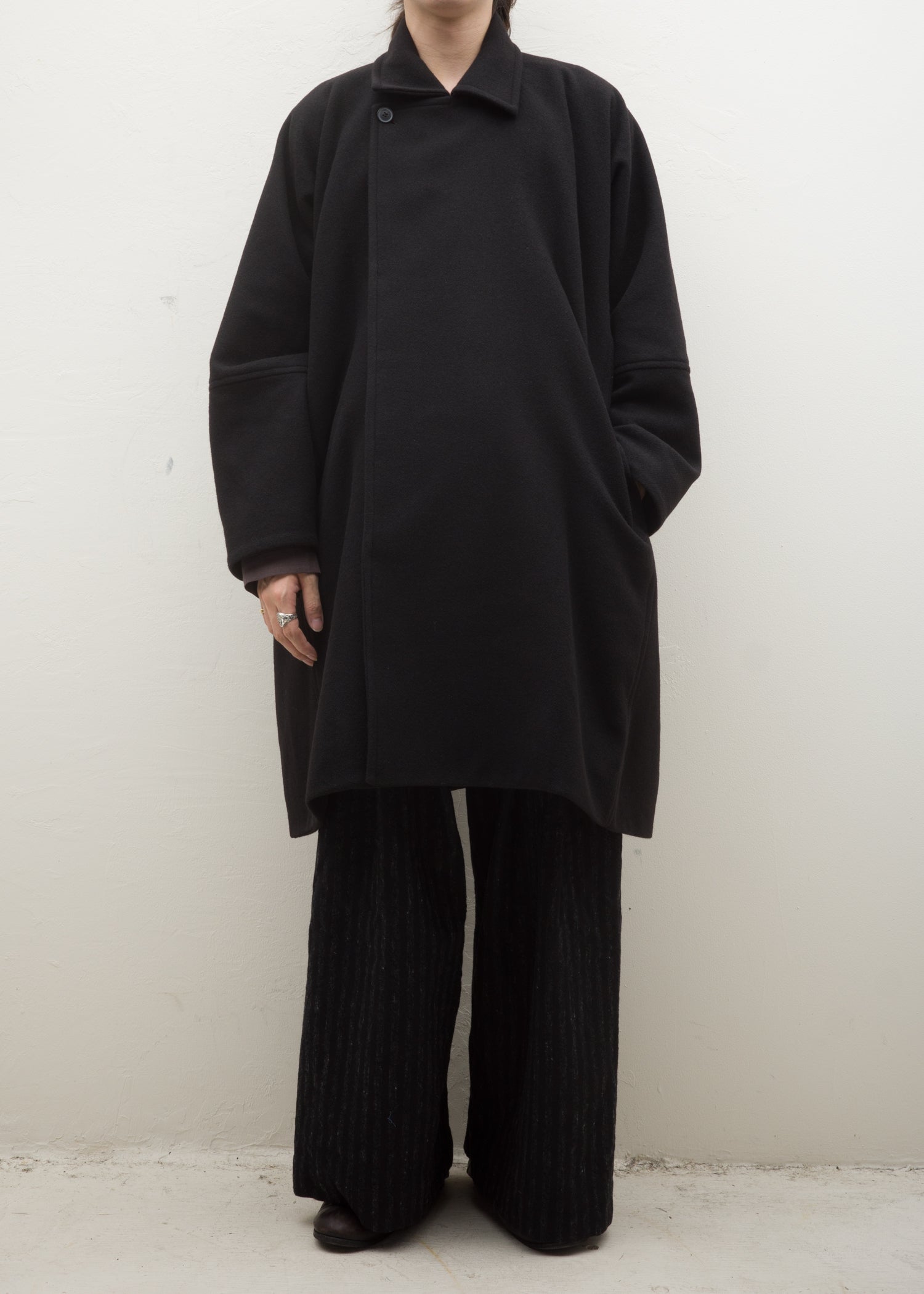 JAN-JAN VAN ESSCHE "COAT#27" 沥青黑色牦牛羊毛