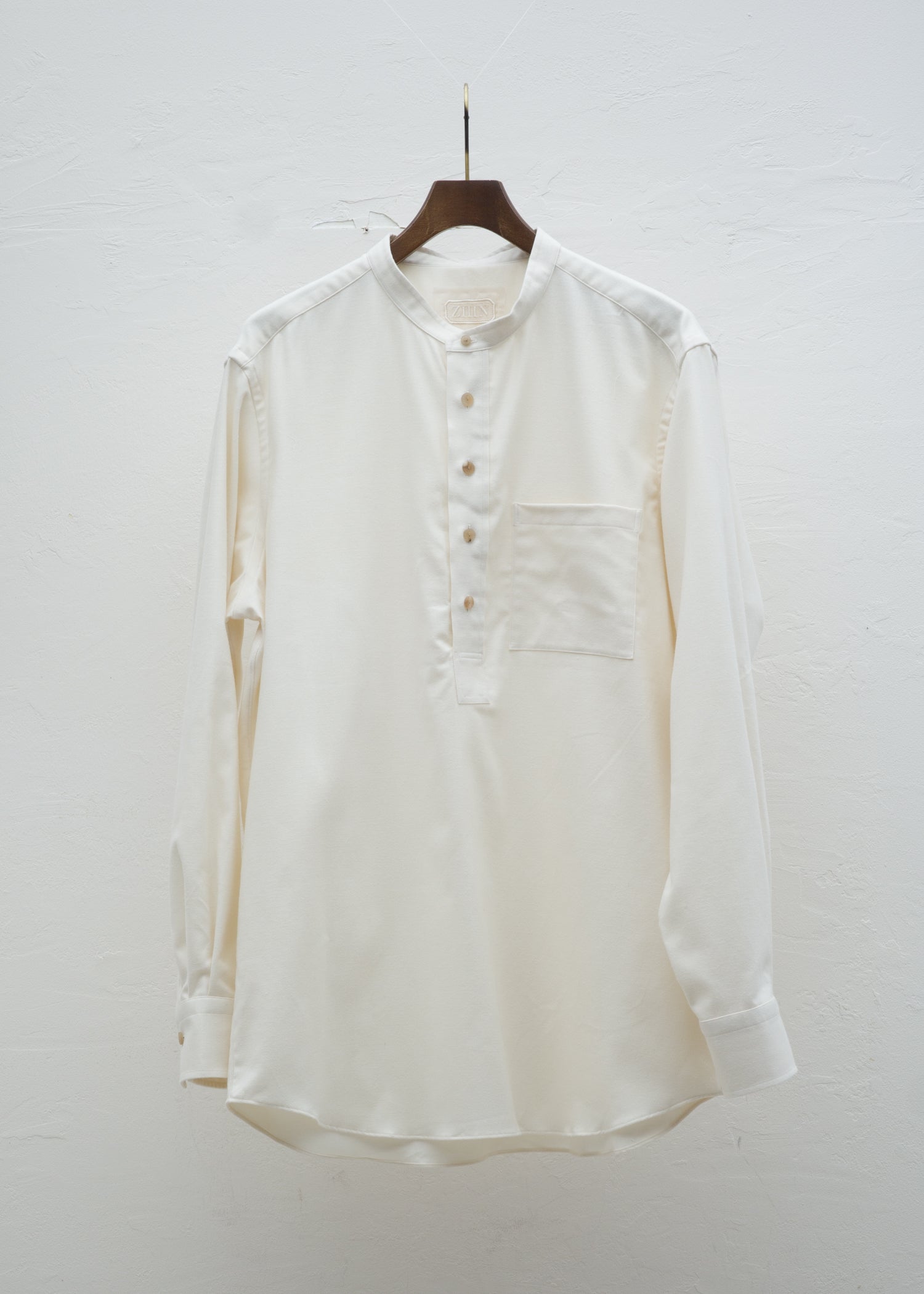 ZIIIN """"""""KOHBOU"""""""" HENRY NECK SHIRT ORGANIC COTTON / BEIGE