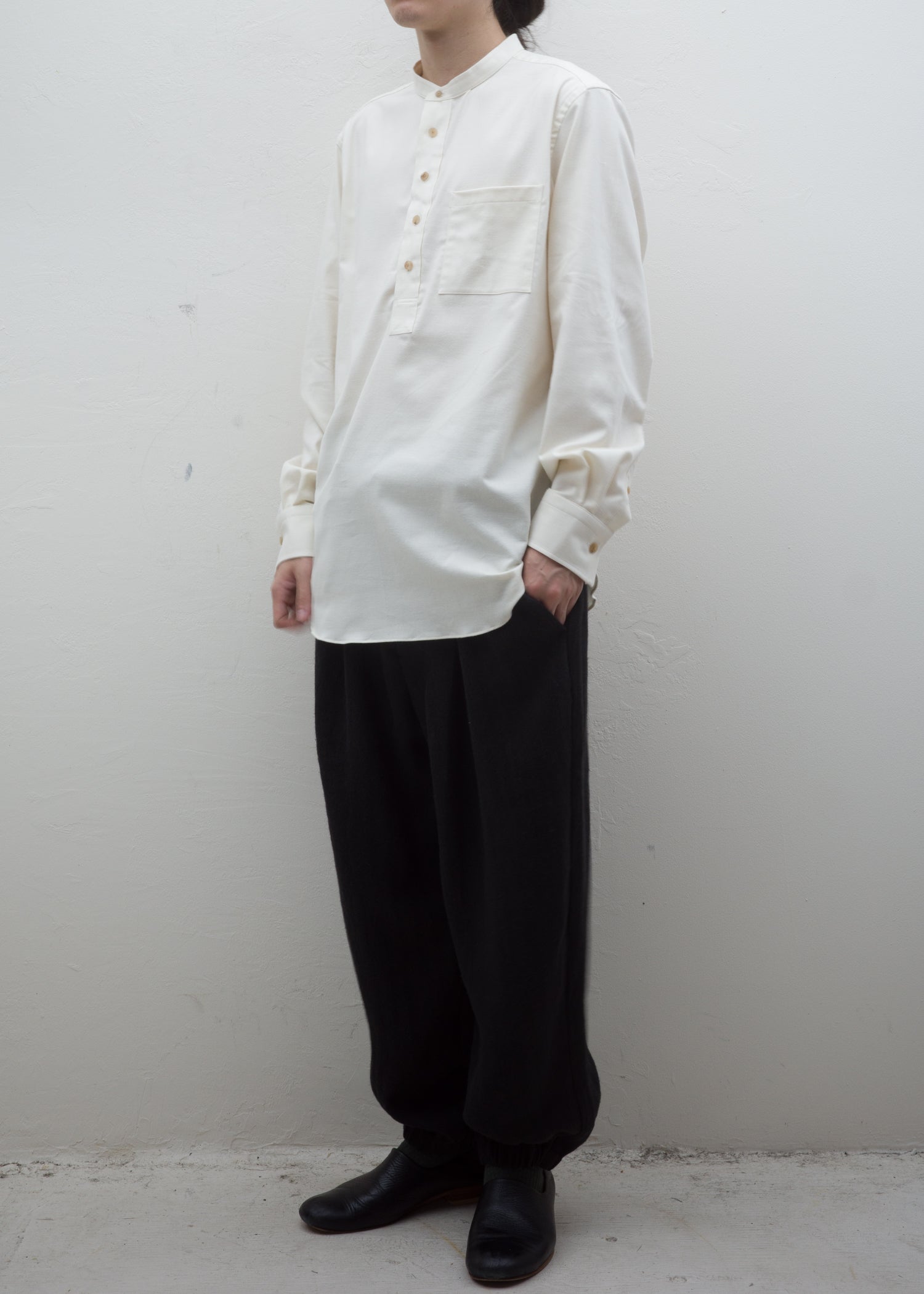 ZIIIN """"""""KOHBOU"""""""" HENRY NECK SHIRT ORGANIC COTTON / BEIGE