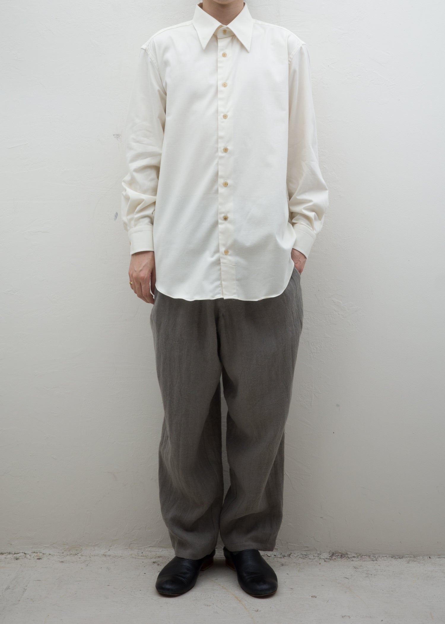 ZIIIN """"""""""""""""BEARSLEY"""""""""""""""" LONG POINT COLLAR SHIRT ORGANIC COTTON / BEIGE