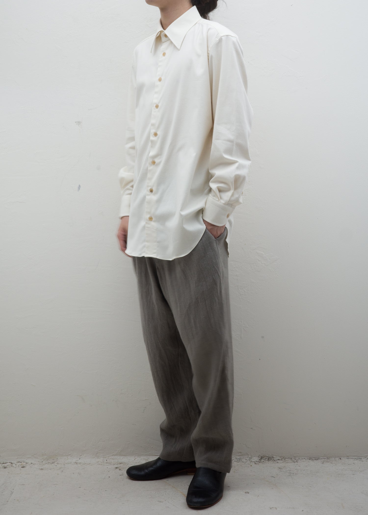 ZIIIN """"""""""""""""BEARSLEY"""""""""""""""" LONG POINT COLLAR SHIRT ORGANIC COTTON / BEIGE