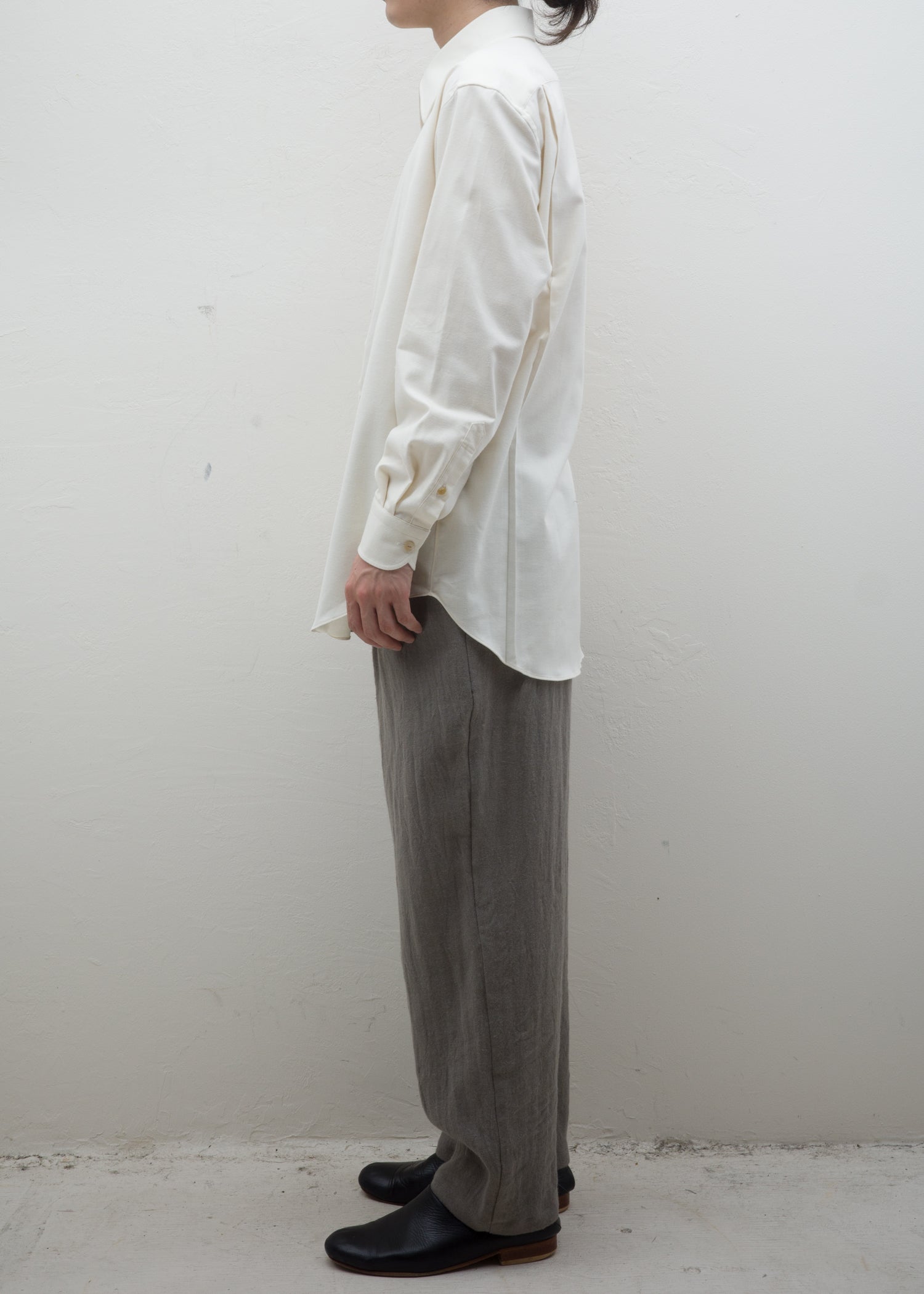 ZIIIN """"""""""""""""BEARSLEY"""""""""""""""" LONG POINT COLLAR SHIRT ORGANIC COTTON / BEIGE