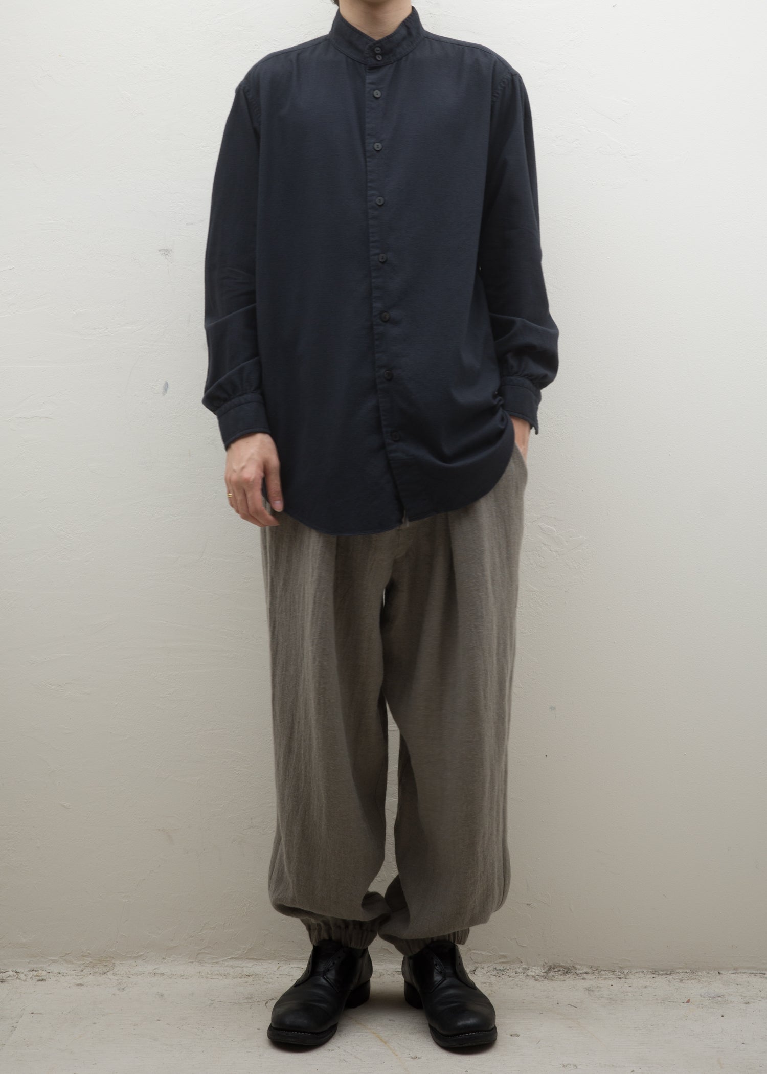 ZIIIN """"""""KAFKA"""""""" STAND COLLAR GATHER SHIRT 硫化染 ORGANIC COTTON