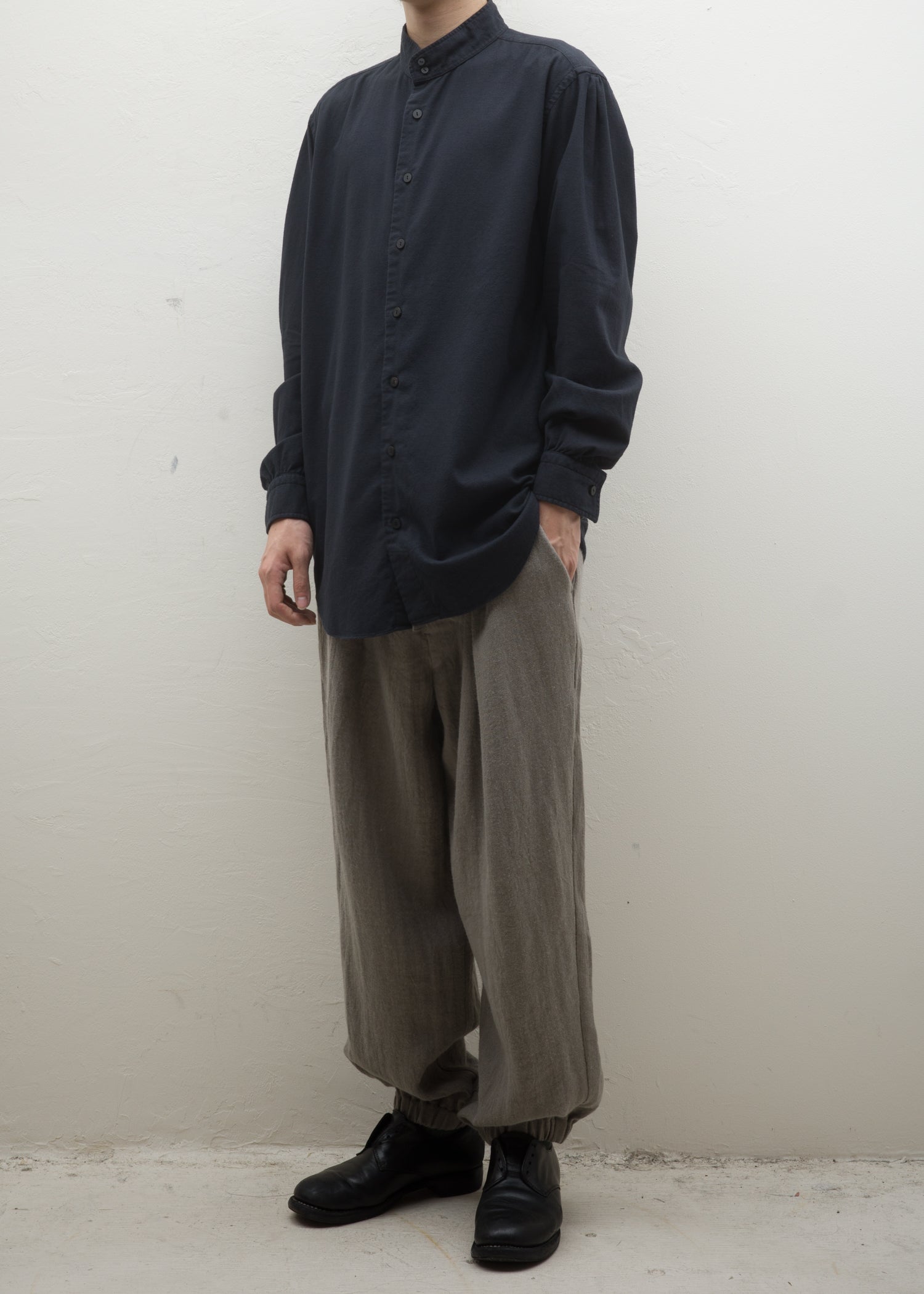 ZIIIN """"""""KAFKA"""""""" STAND COLLAR GATHER SHIRT 硫化染 ORGANIC COTTON