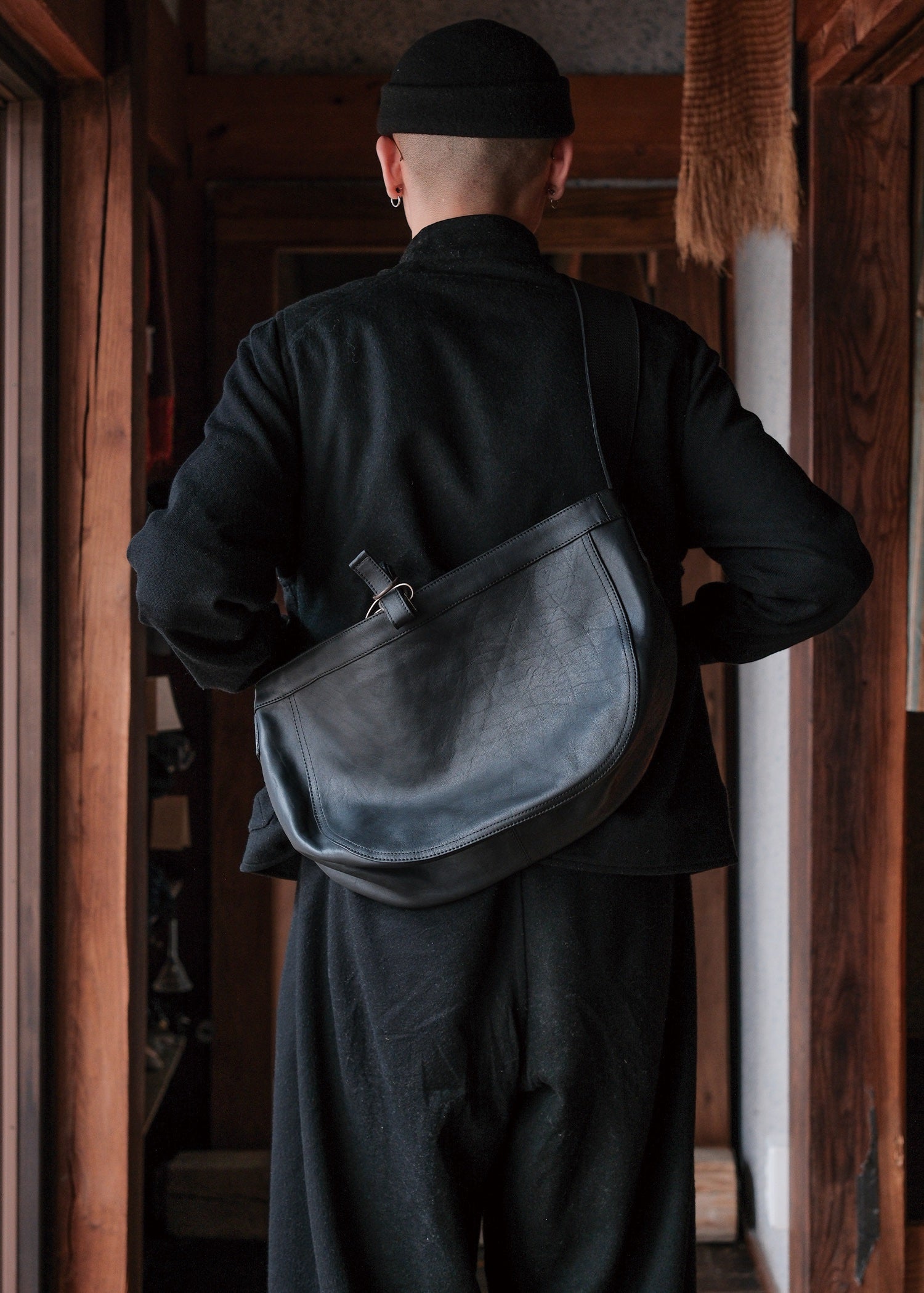 Taiga Takahashi Newsboy Bag Horse Leather Small Black Lot.018