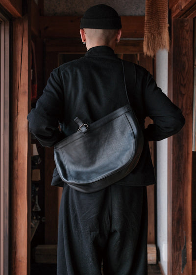 Taiga Takahashi Newsboy Bag Horse Leather Small Black Lot.018