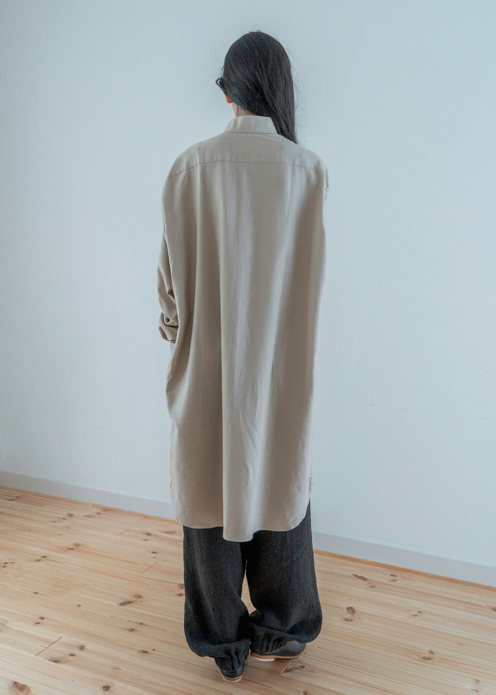 ZIIIN ""ANGO"" LONG SHIRT / BEIGE