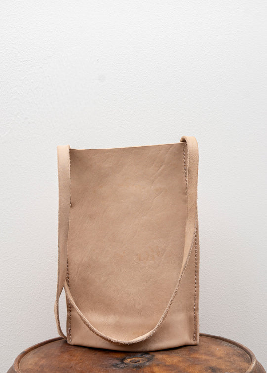 GUIDI / "PKT1" PASSPORT BAG / SOFT HORSE FULL GRAIN / CO79T / NUDE