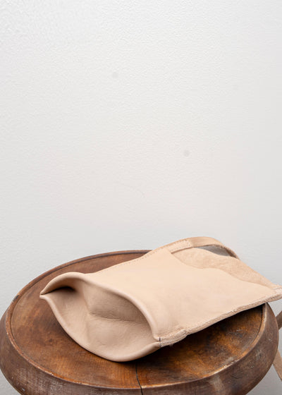 GUIDI / "PKT1" PASSPORT BAG / SOFT HORSE FULL GRAIN / CO79T / NUDE