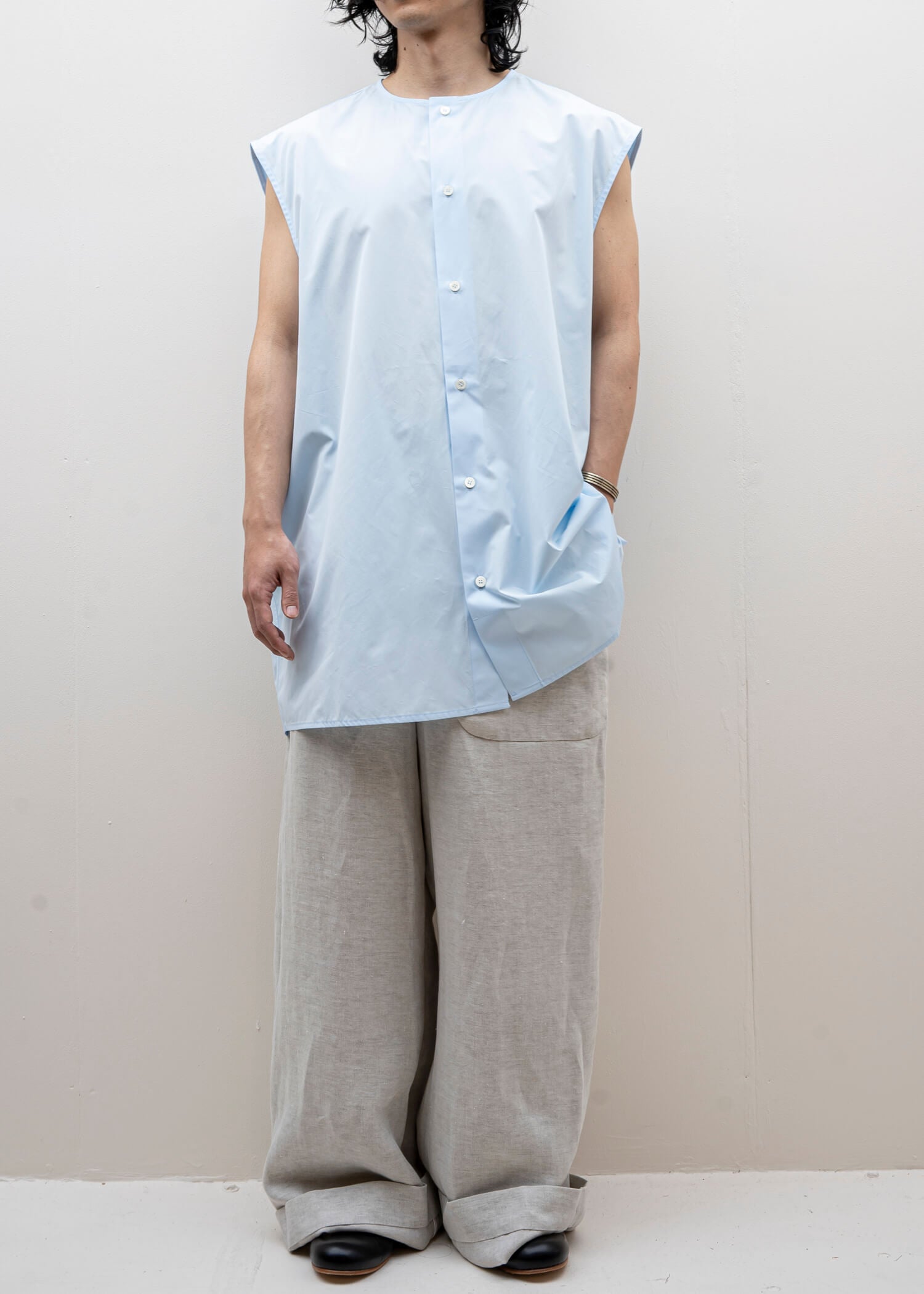 HED MAYNER / SLEEVELESS BUTTON SHIRT / BABY BLUE