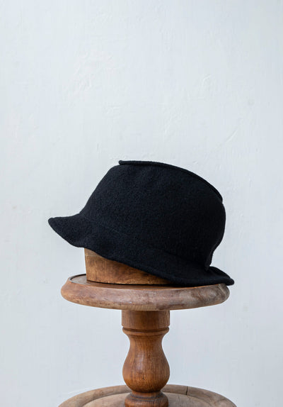 SCHA / "Art#1400" Soft Traveler M / black