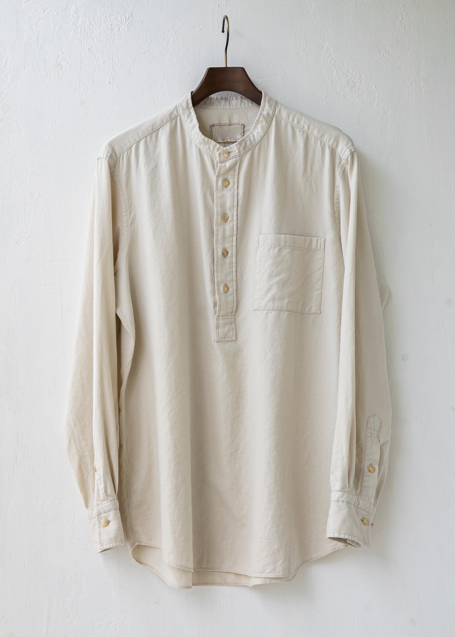 ZIIIN / "KOHBOU" 硫化染  Brushed cotton Henry neck shirt / KINARI