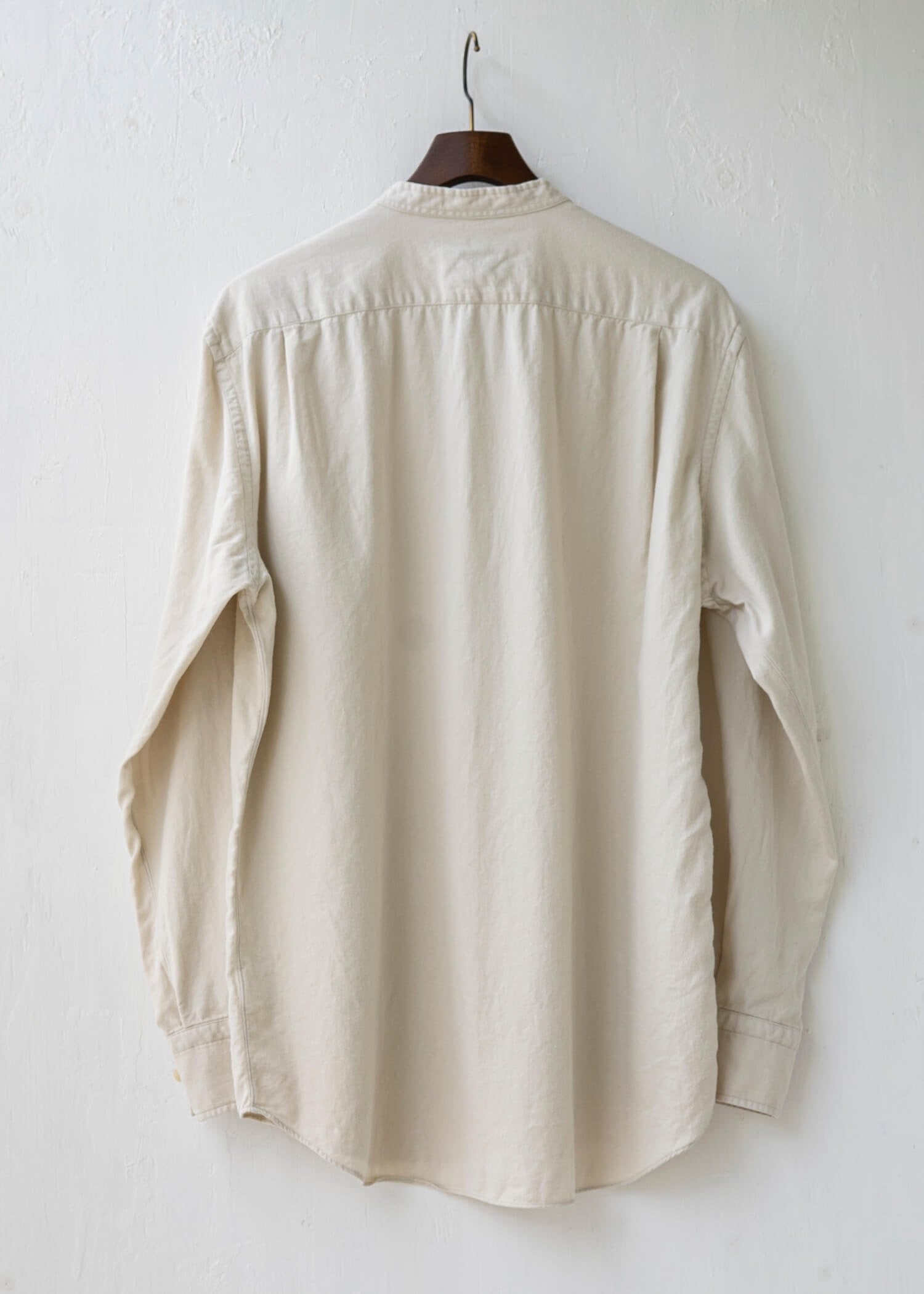 ZIIIN / "KOHBOU" Sulfide dye Brushed cotton Henry neck shirt / KINARI