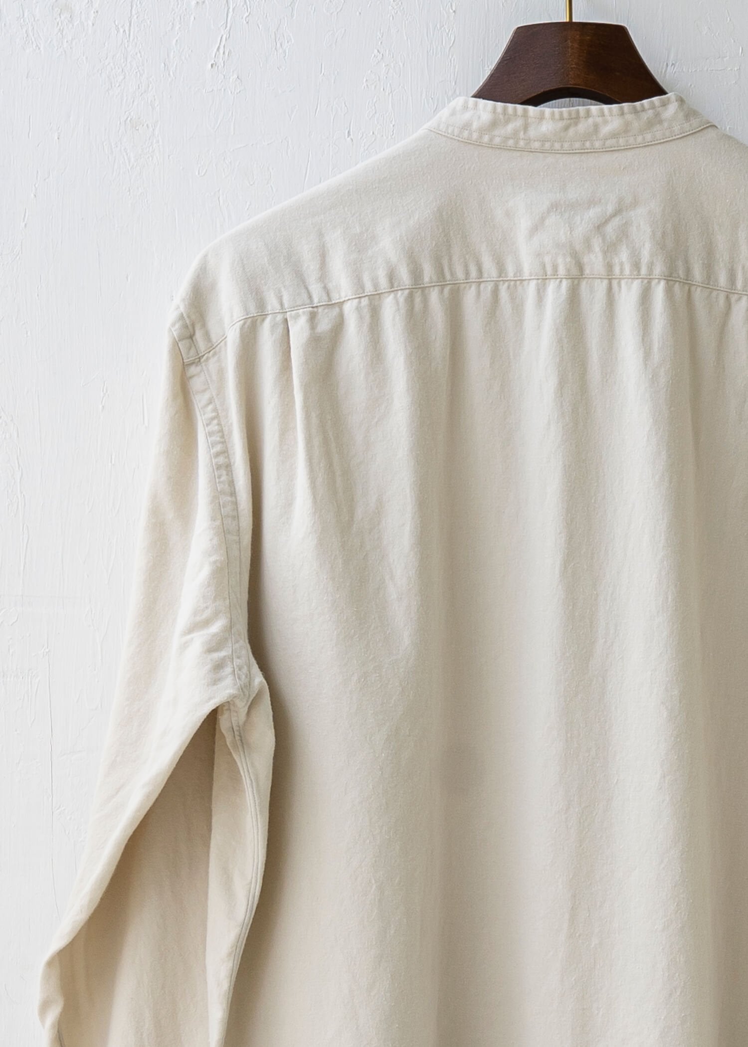 ZIIIN / "KOHBOU" Sulfide dye Brushed cotton Henry neck shirt / KINARI