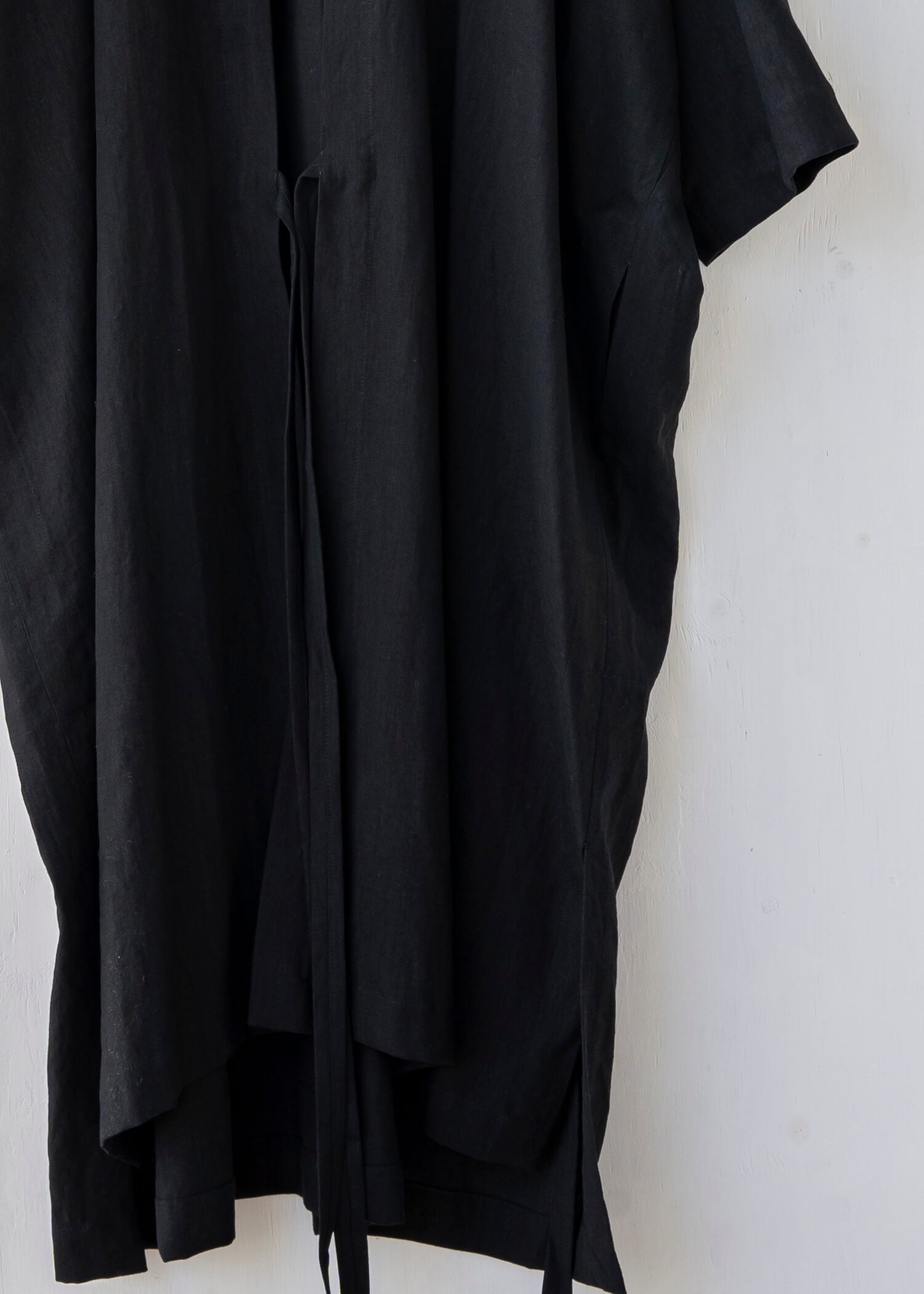 JAN-JAN VAN ESSCHE / "KIMONO#8" BLACK LINEN/PAPER CLOTH