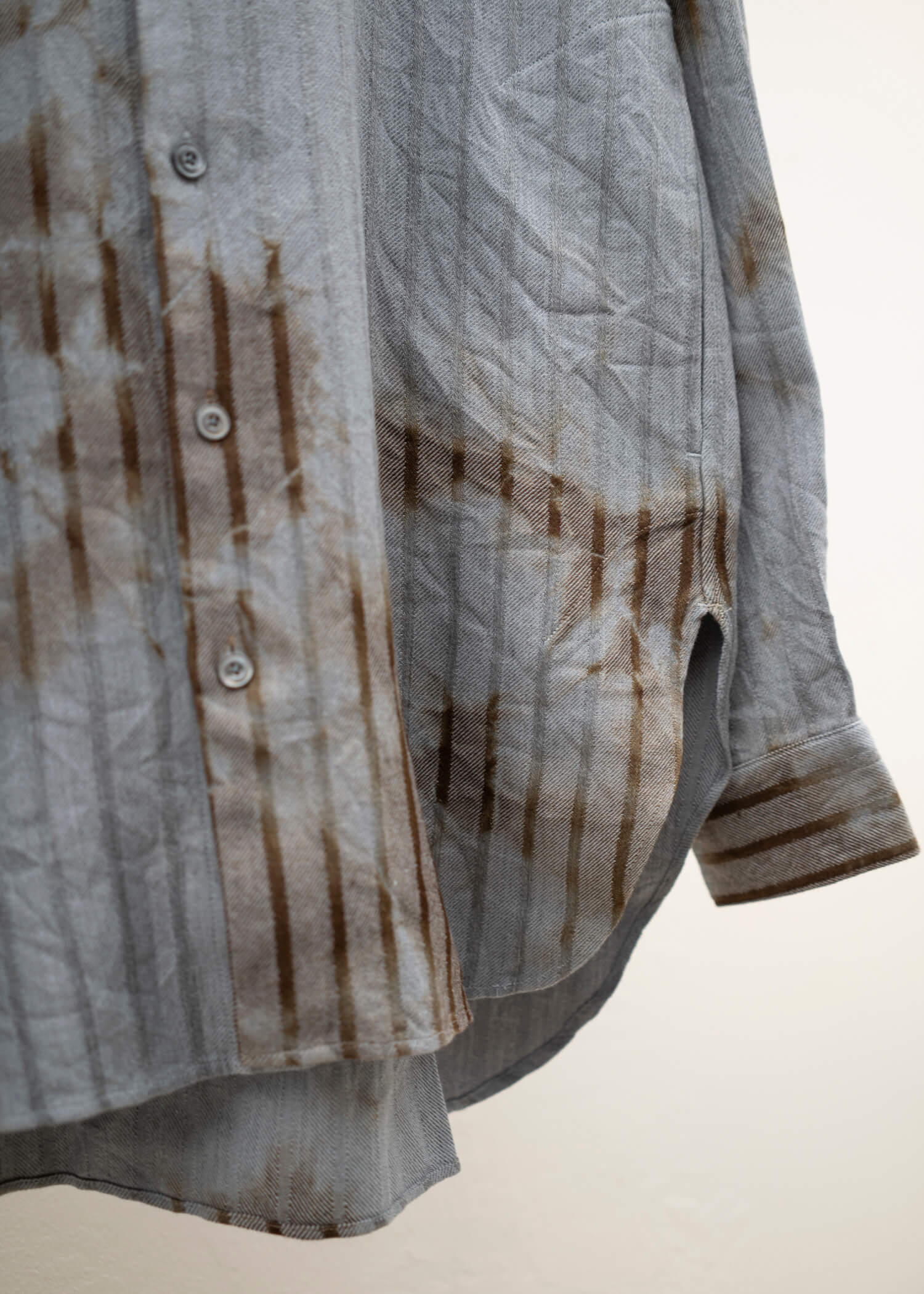 SUZUSAN Wool Cotton Dobby Stripe Shirt(Madara Shibori) Brown - Light Grey