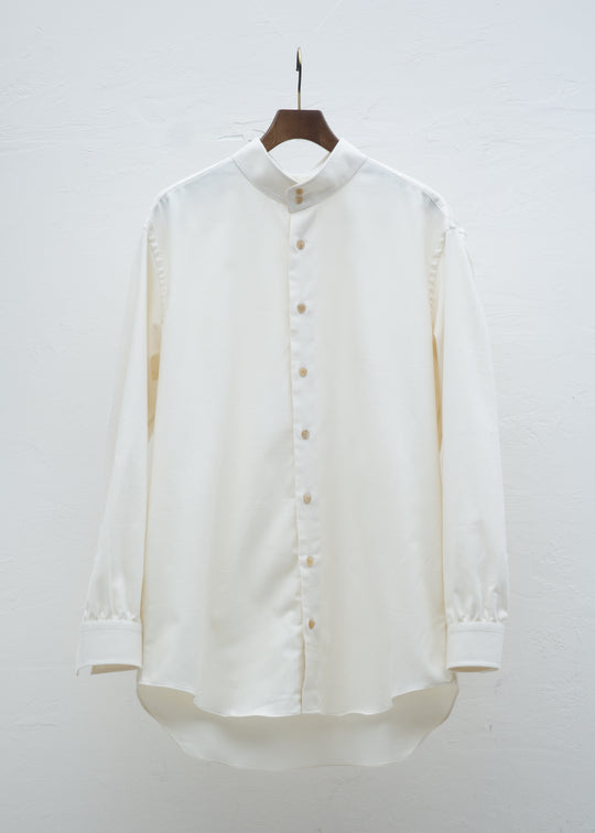 ZIIIN "KAFKA" STAND COLLAR GATHER SHIRT ORGANIC COTTON / BEIGE